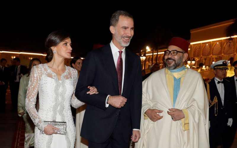 King Mohammed VI Offers Royal Cloak to Chilly Queen Letizia at Moroccan State Dinner