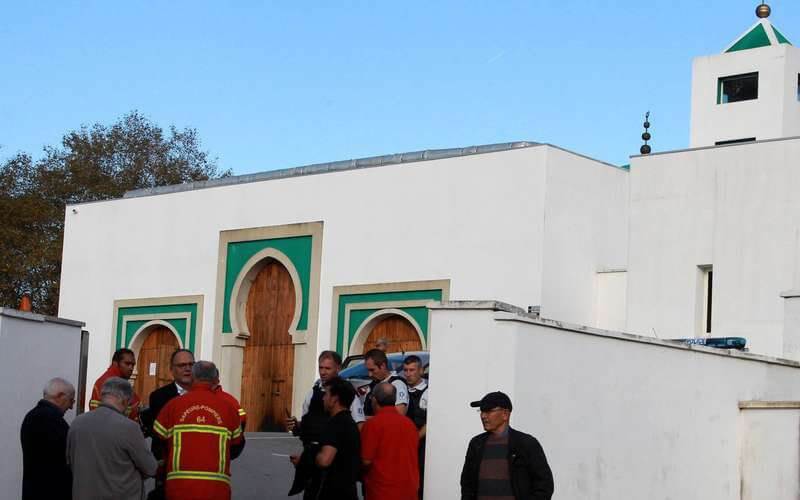 Macron Vows to Protect Muslims After Attack on Bayonne Mosque