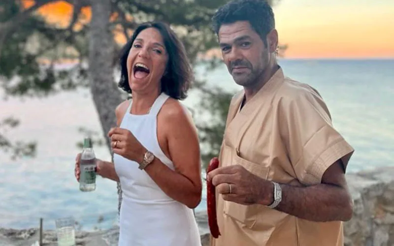 Massive 7-Foot Catfish Caught in Paris Seine, Astonishing Onlookers and Comedian Jamel Debbouze