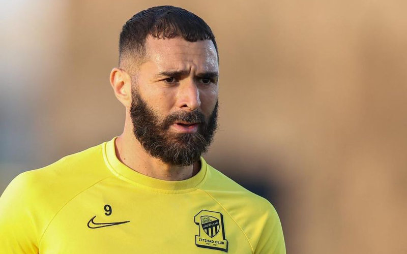 Mélenchon Defends Benzema Against Government Accusations of Muslim Brotherhood Ties