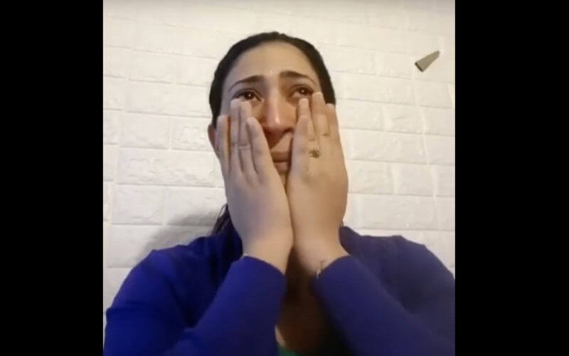 Moroccan Actress Pleads Tearfully for COVID-19 Compliance from Abroad
