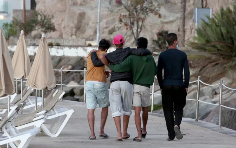Moroccan Expat in Catalonia Criticizes Compatriots' Defense of Migrant Crime