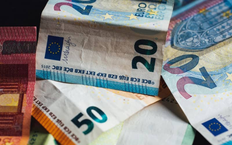 Moroccan Expatriates Send Record $10 Billion in Remittances Home in 2021