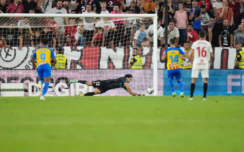 Moroccan Goalkeeper Bounou Saves Penalty, Secures Draw for Sevilla Against Valencia