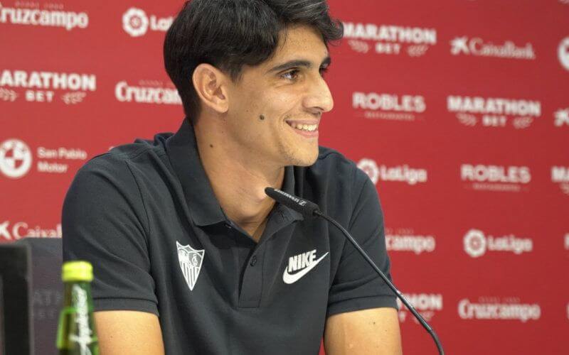 Moroccan Goalkeeper Yassine Bounou Joins Sevilla FC on Loan from Relegated Girona