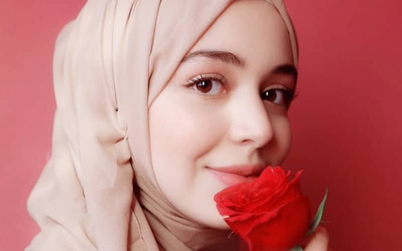Moroccan Influencer Ihssane Benallouche Named Among World's 100 Most Beautiful Faces