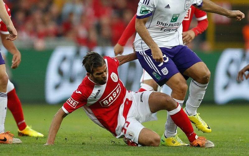 Moroccan Midfielder Mehdi Carcela Wins 'Belgian Lion' Award for Third Time