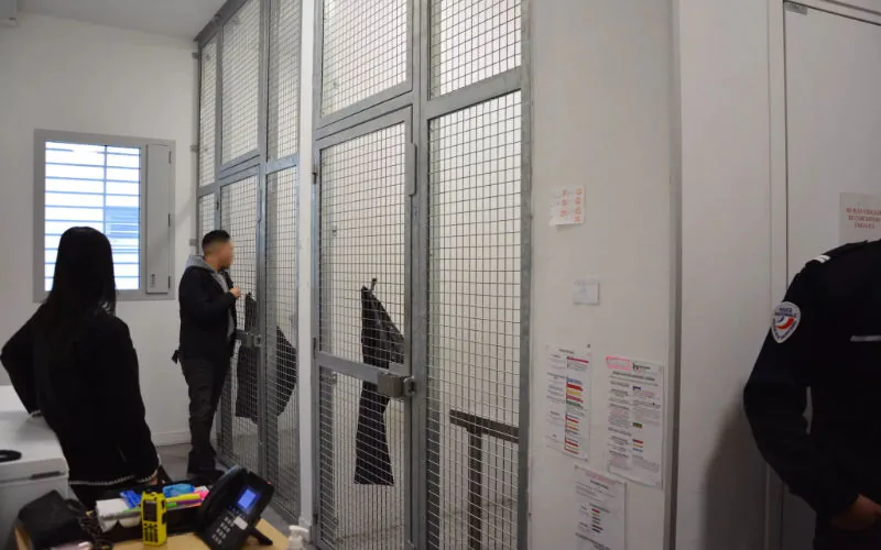 Moroccan Migrants Face High Detention Rates in France, Report Finds