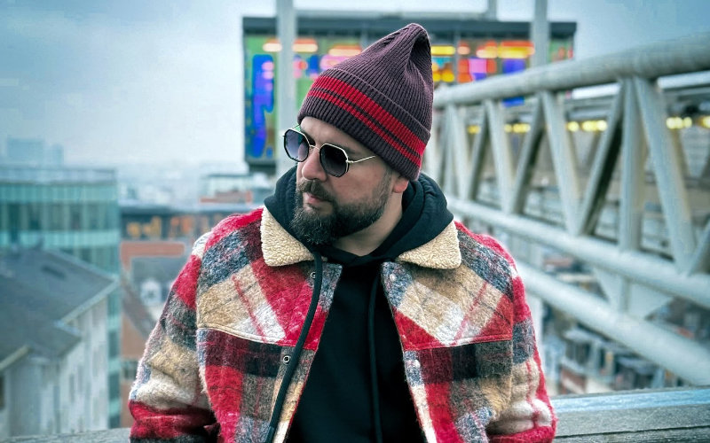 Moroccan Singer Douzi Denied US Entry for Harvard Event, Reason Unclear