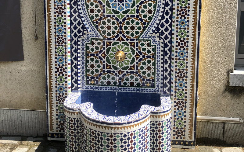 Moroccan-Style Fountain Unveiled in Brussels' Molenbeek District, Honoring Cultural Ties
