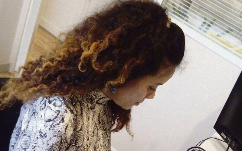 Moroccan Woman Escapes Modern Slavery in France, Rebuilds Life Through Theater