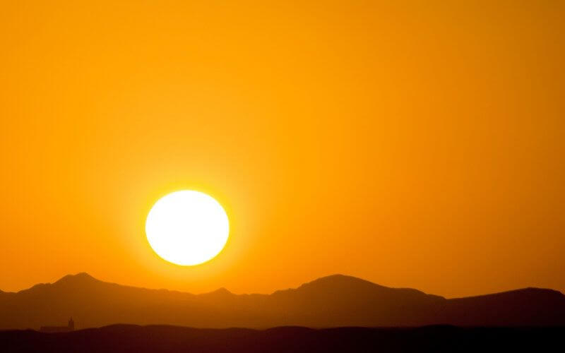 Morocco Braces for Extreme Weather: Thunderstorms in North, 37°C Heat in South