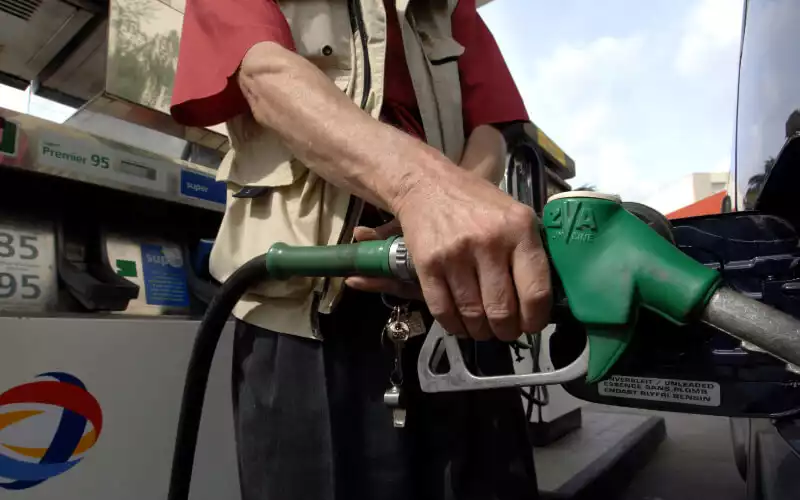 Morocco Fuel Prices Drop Slightly, Sparking Public Frustration