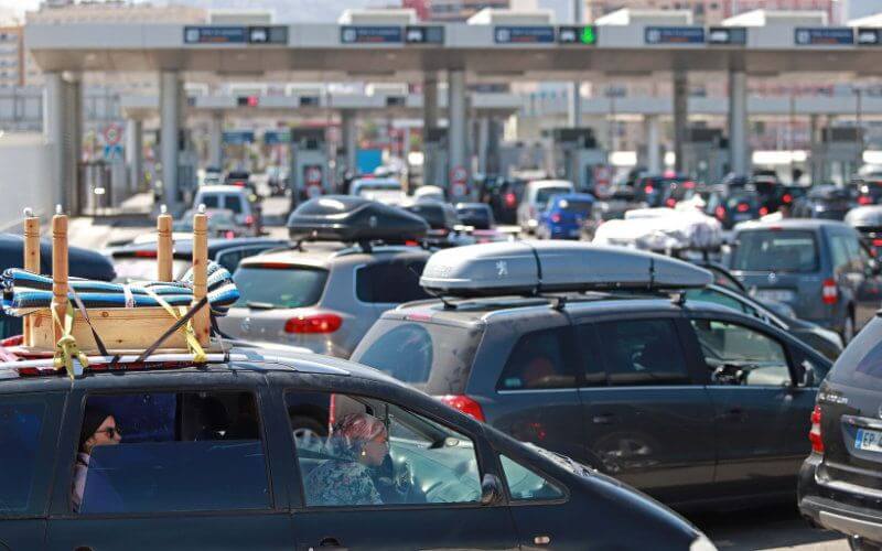 Morocco's Economy Shows Signs of Recovery Despite Drop in Expatriate Arrivals