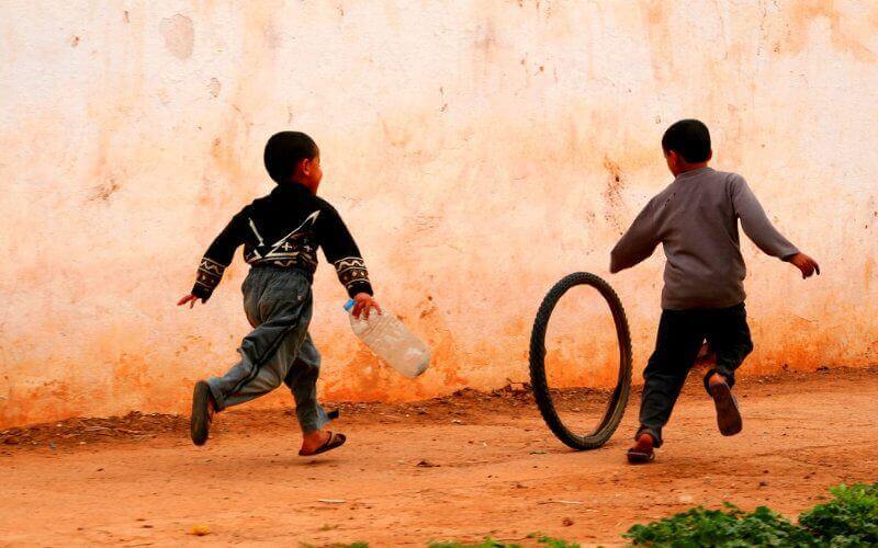 Morocco's Fertility Rate Plummets: Urban Areas Near Critical Threshold