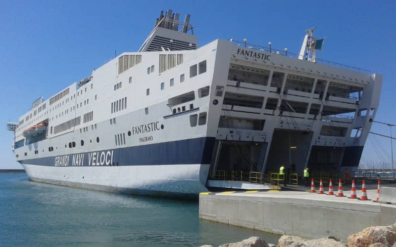 Morocco's King Orders Enhanced Support for Diaspora During Sea Crossings