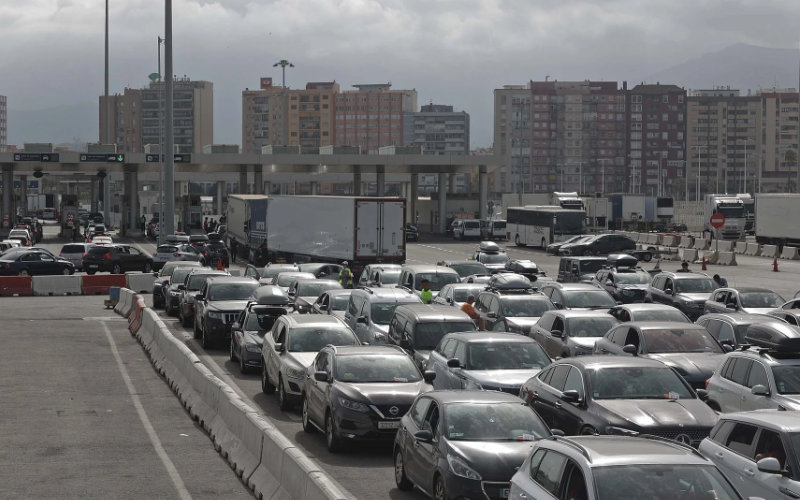 MRE: A ferry misses its maneuver and damages the port of Algeciras