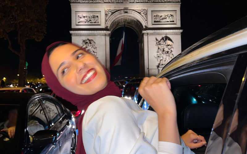 Muslim Influencer Alleges Discrimination at Paris Restaurant Over Hijab