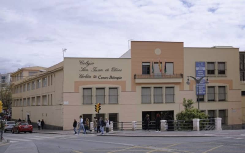 Muslim Students in Spain Transfer Schools After Hijab Ban