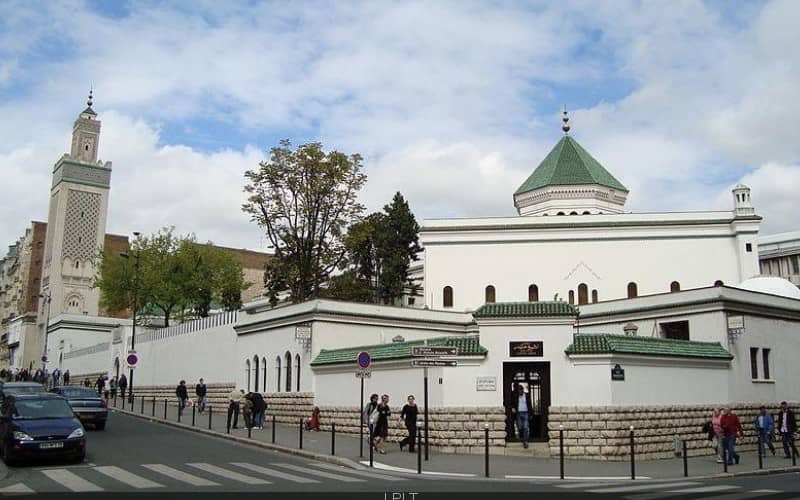 Paris Grand Mosque Launches Free Meal Program for Students Amid Economic Hardship