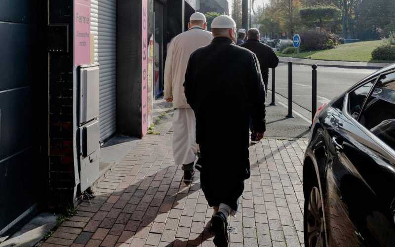 Roubaix's Muslim Community Faces Islamophobia, Lacks Organized Response, Study Finds