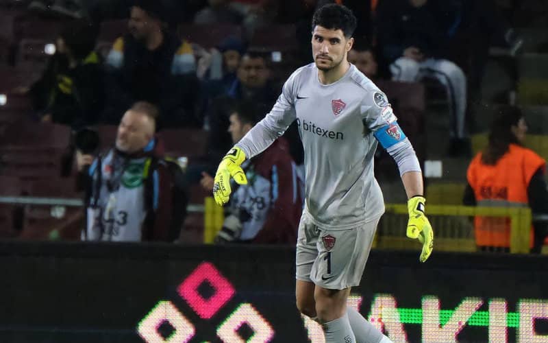 Saudi Club Al Ettifaq Eyes Morocco's Goalkeeper Munir Mohamedi for Transfer