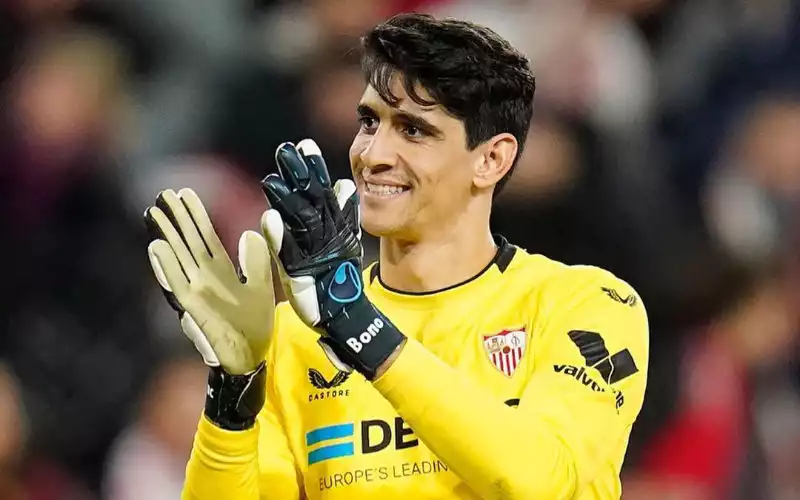 Sevilla Struggles Without Star Goalkeeper Bounou, Now Shining in Saudi League