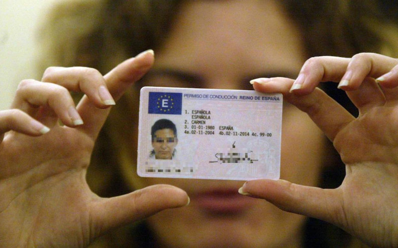 Spanish Police Bust Ring Selling Fake Moroccan Driver's Licenses, 41 Implicated
