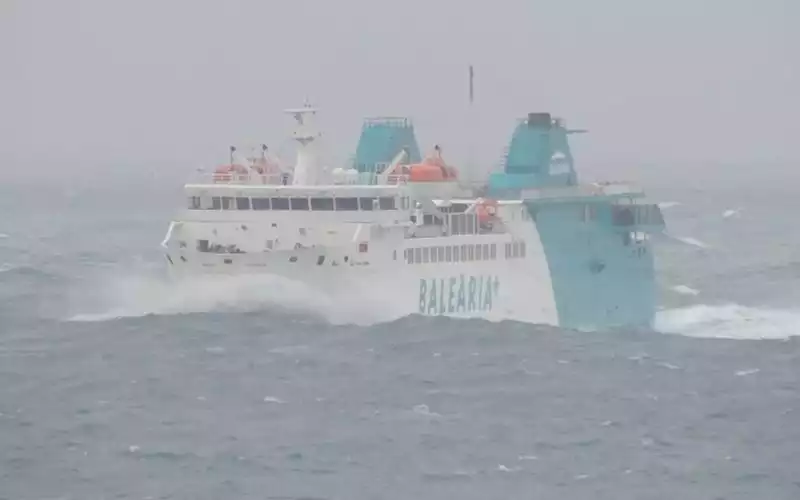 Strong Winds Force Suspension of Ferry Services Between Spain and Morocco