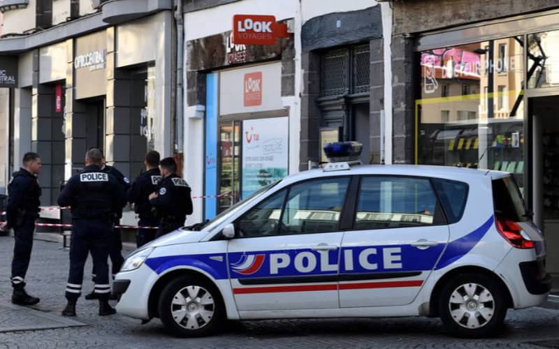 Teens Arrested in Clermont-Ferrand for String of Violent Thefts Targeting Elderly Women