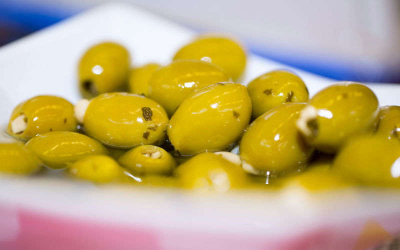Toxic Additives Discovered in Moroccan Olives: Spanish Health Alert Issued