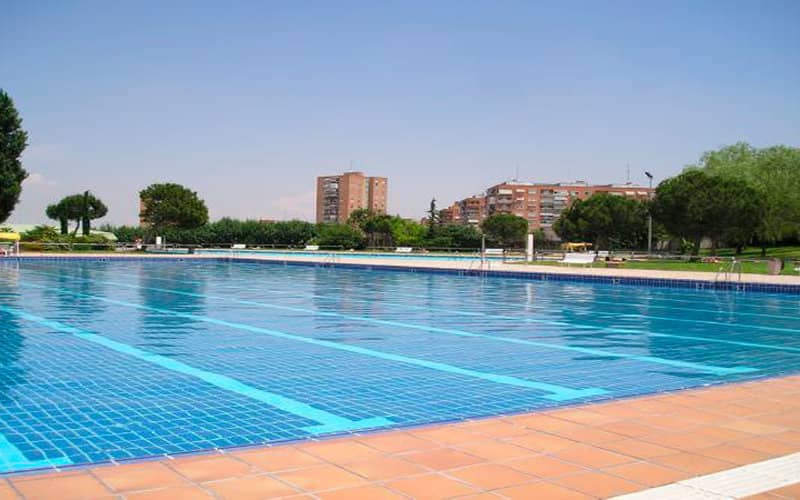Tragic Drowning: Moroccan Child Dies in Spanish Municipal Pool