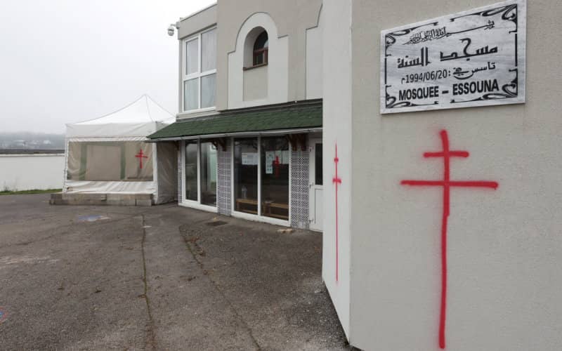 Vandals Target Two Mosques in Besançon with Lorraine Cross Graffiti
