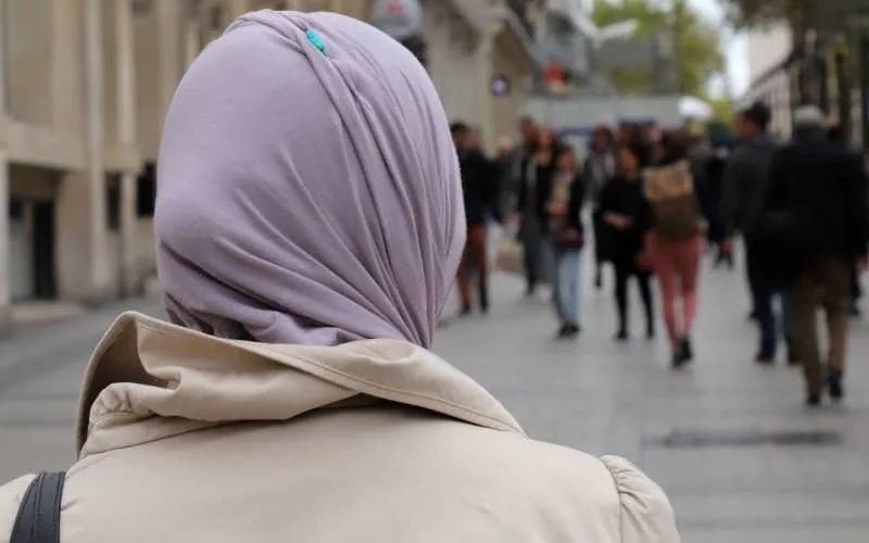 Violent Assault on Veiled Woman in Reims Sparks Outrage and Religious Freedom Debate