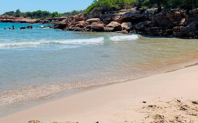 Young Moroccan Man Found Dead on Spanish Beach, Investigation Underway