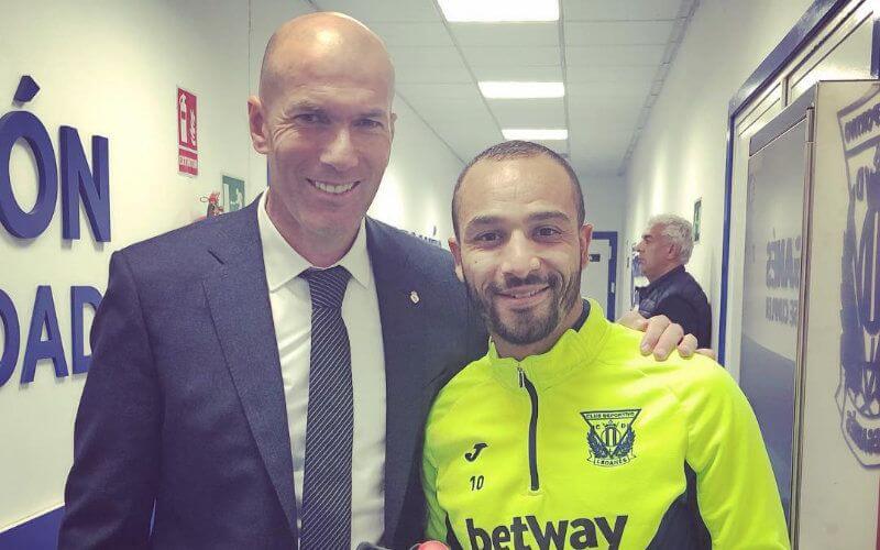 Zidane Gifts Shoes to Moroccan Star El Zhar During Real Madrid-Leganés Match