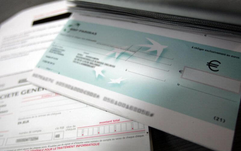 Morocco's Central Bank Grants Amnesty for Bounced Checks, Sparking Economic Debate