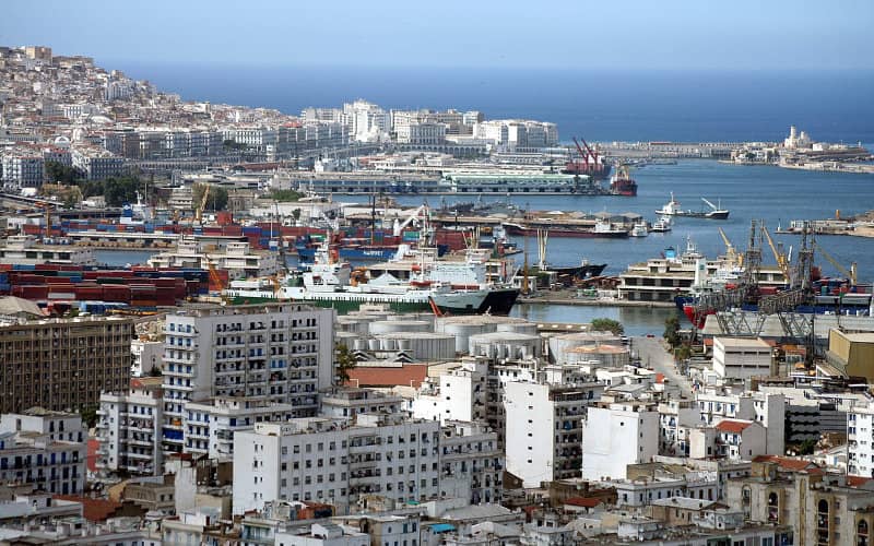 Moroccan Workers in Algeria Unfazed by Diplomatic Rift with Morocco