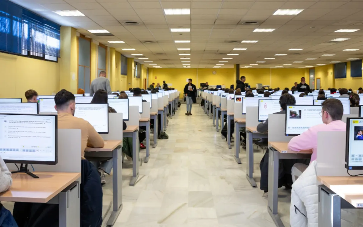 Random Moroccan Driver License Driving licenses in Spain: Moroccans caught using spy glasses worth € ...