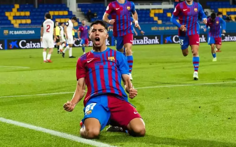 Leeds United Set to Sign Barcelona B Talent Ilias Akhomach as Contract Expires