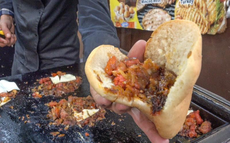 Morocco's Restaurant Industry Battles Surge in Unregulated Street Food Vendors