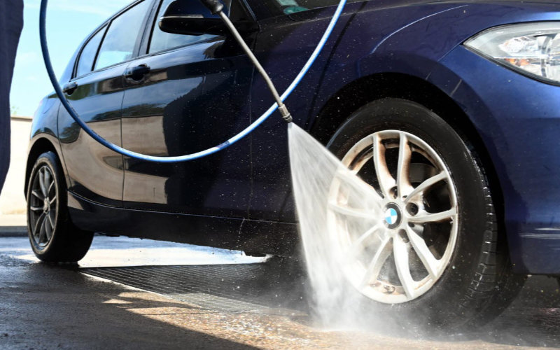 Unauthorized Car Washes Surge in Morocco, Raising Water Waste Concerns