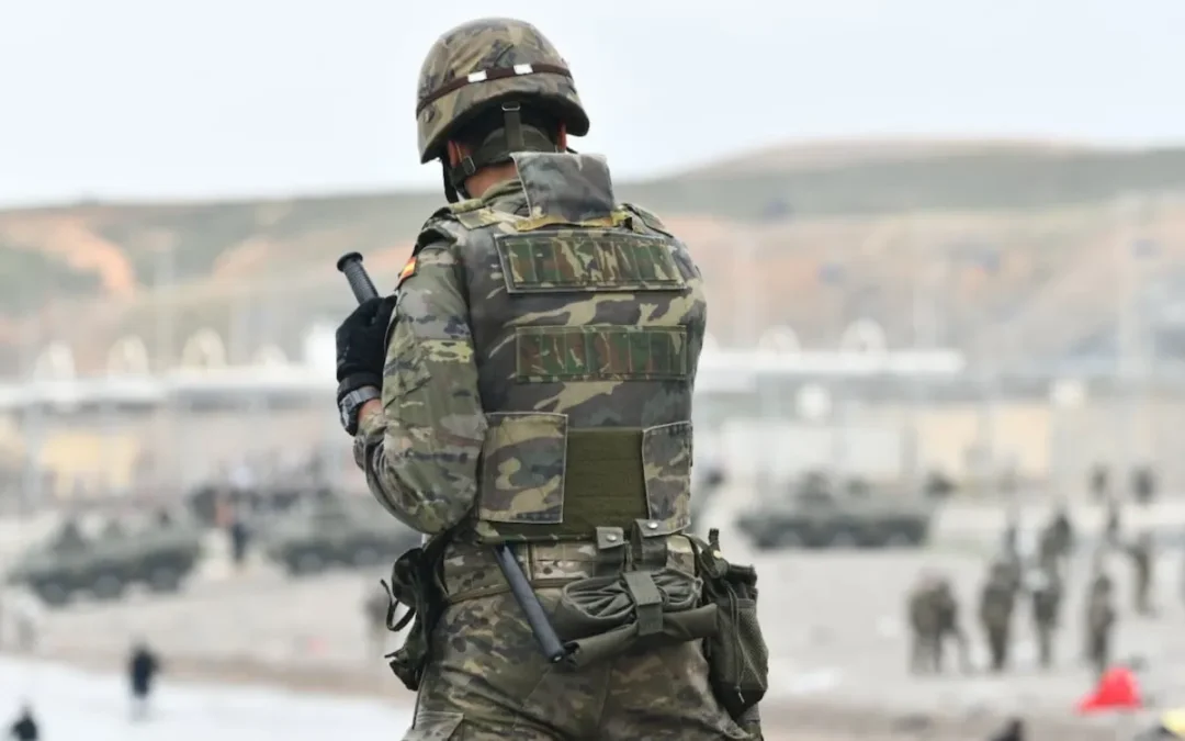 20,000 people in Ceuta and Melilla to make it impossible for Spain to respond militarily