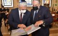 Israeli Foreign Minister Lapid Visits Historic Casablanca Synagogue, Honors Moroccan Royalty