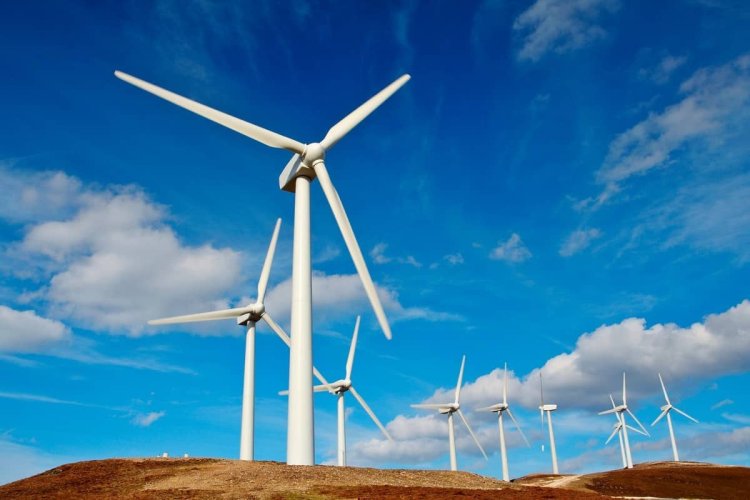 Spain Seeks Renewable Energy Alliance with Morocco Amid Algeria Tensions