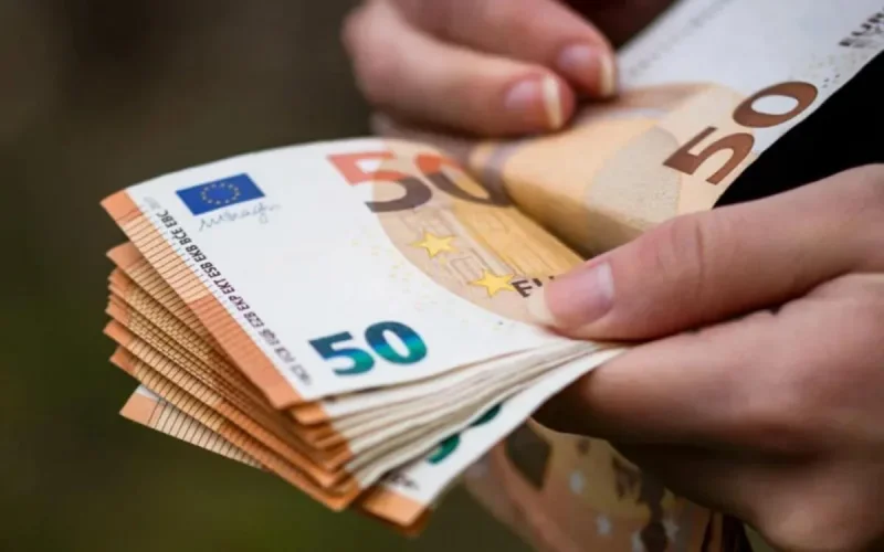 111 billion dirhams from Moroccans living abroad, 124 billion dirhams from tourism : the other figure that is wo…