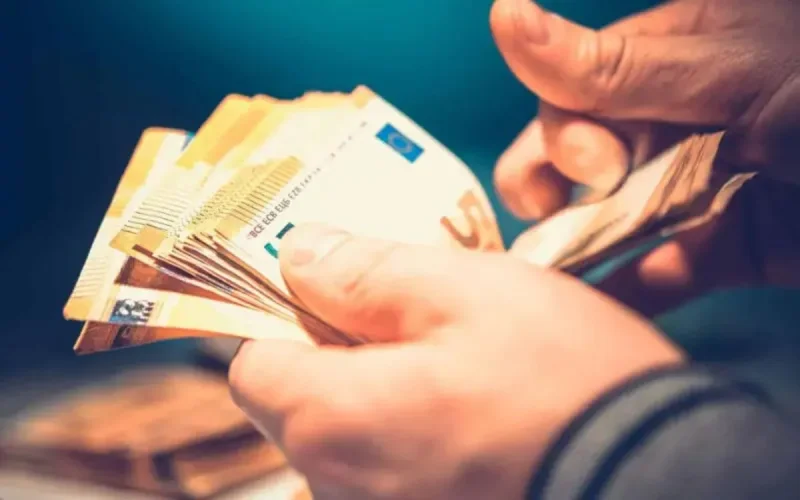 122 billion dirhams from Moroccans Residing Abroad (MRE) and 138 billion dirhams from tourism: the double achievement…