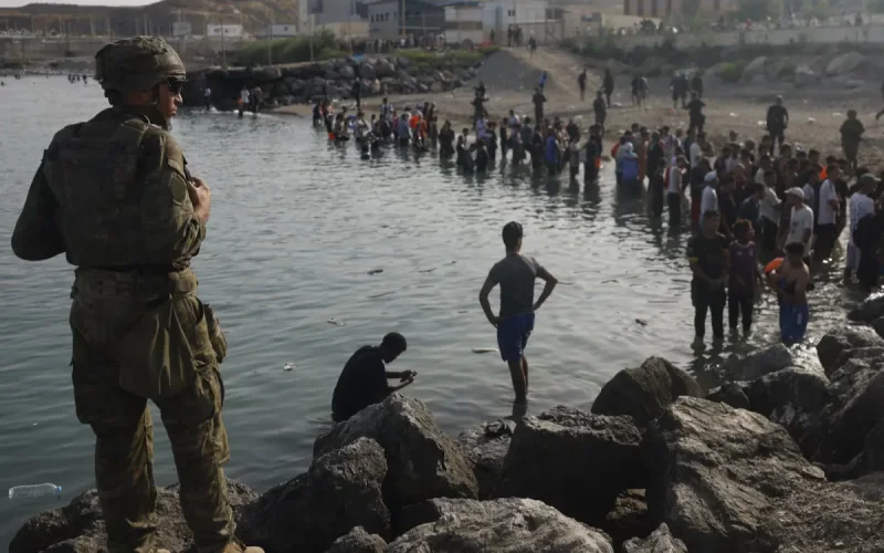 After recalling its soldiers, Spain sends 150 more to Ceuta