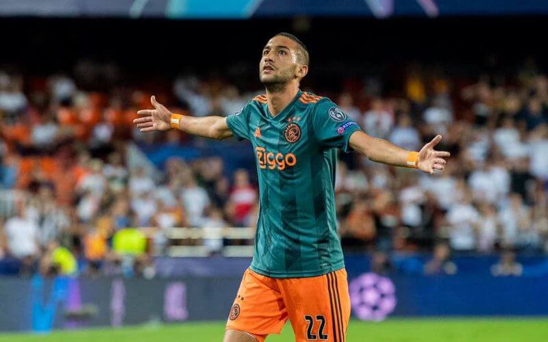Ajax Dominates Valencia 3-0 in Champions League, Ziyech Scores Early Stunner