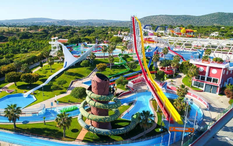 Algarve Hotels Face Labor Shortage, Seek 8,000 Moroccan Workers